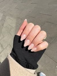 Jeannie - #1 Veganes Nagelstudio in Hamburg