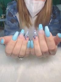 Vivi Nails