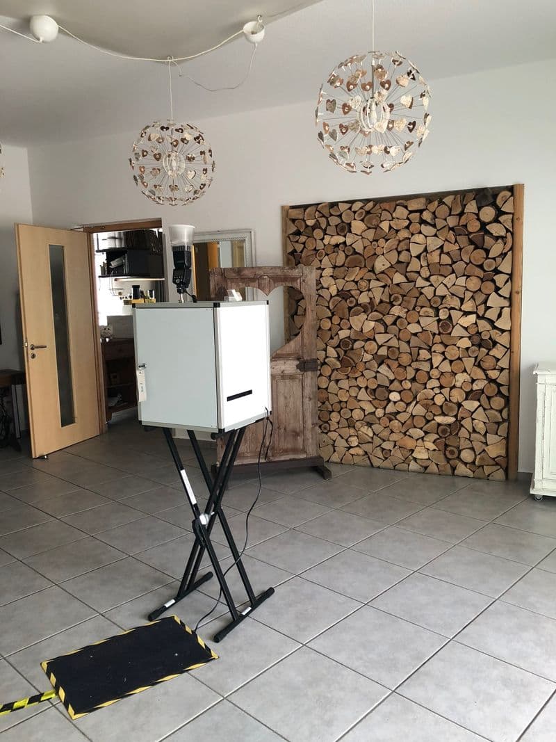 user-upload/business/work-media/424yn2smv33s690kcvxf1n_die-event-fotobox-fotobox-fuer-eure-hochzeit.jpeg