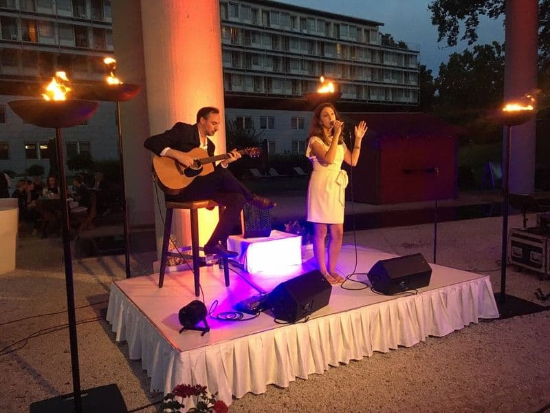user-upload/business/work-media/bzqx5s7es57v898d8cym7p_la-la-luxe-akustik-duo-berlin-eventband-&-hochzeitsband.jpeg