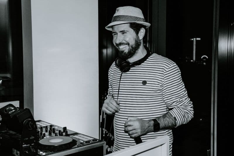 user-upload/business/work-media/f4z4qwk7e685713l4e3zpq_dj_markus rosenbaum.jpeg