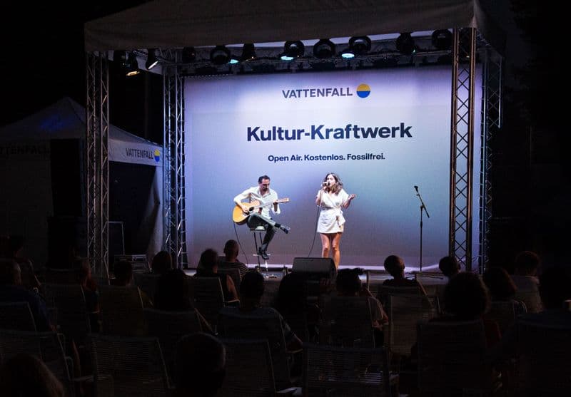 user-upload/business/work-media/mlhnurp6b13uaafirn3xj_la-la-luxe-akustik-duo-berlin-eventband-&-hochzeitsband.jpeg